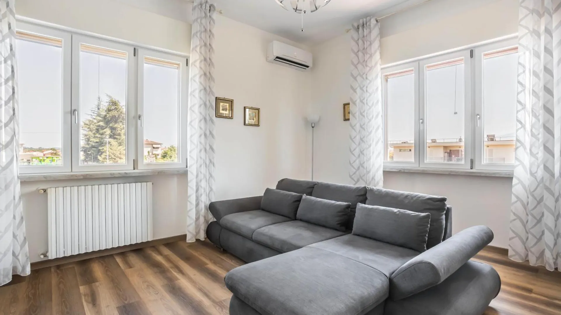 Modern Apt Near Lucca With Private Garden And Parking Capannori